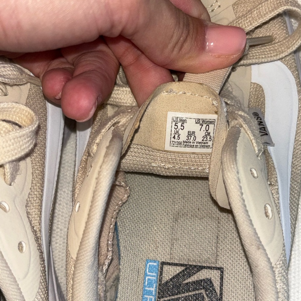 Vans Women's Vintage White Sneakers - Picture 4 of 8